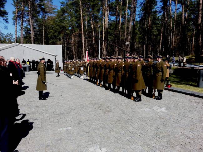 Kompania honorowa WP podczas apelu poległych