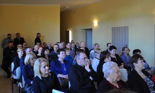 Zdjęcie z otwarcia Dziennego Domu „Senior-WIGOR” w Gminie Piątnica